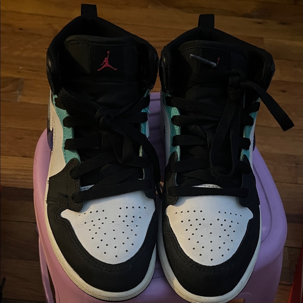 Used Jordan Kids Sneakers Black White Teal